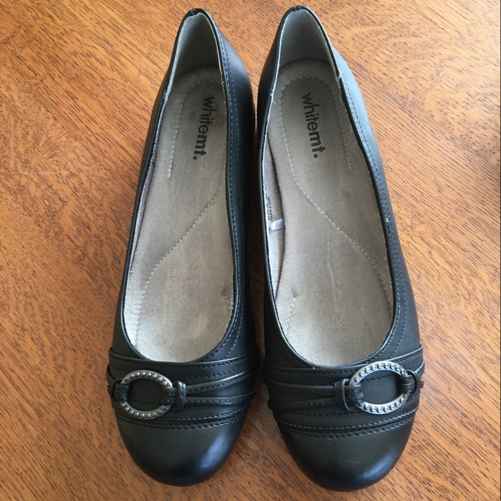 Black leather shoes, excellent condition size 8